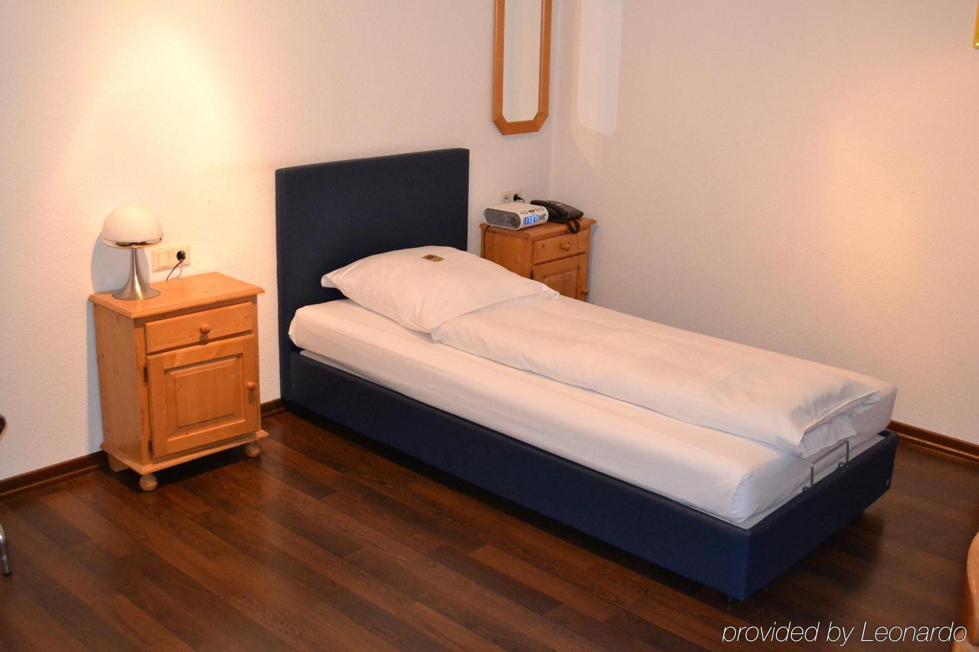 Hotel Domino Stuttgart Bagian luar foto