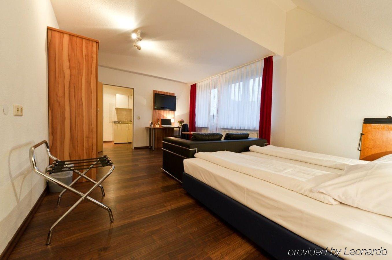 Hotel Domino Stuttgart Bagian luar foto