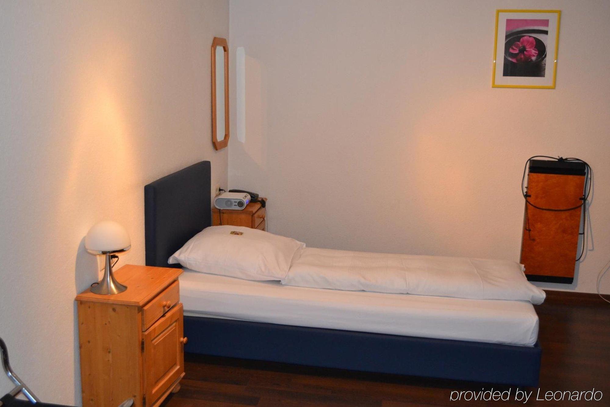 Hotel Domino Stuttgart Bagian luar foto