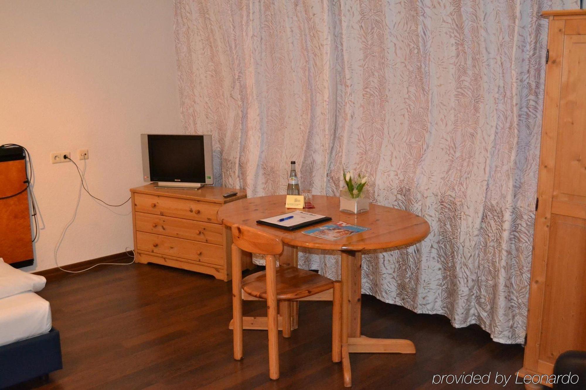 Hotel Domino Stuttgart Bagian luar foto