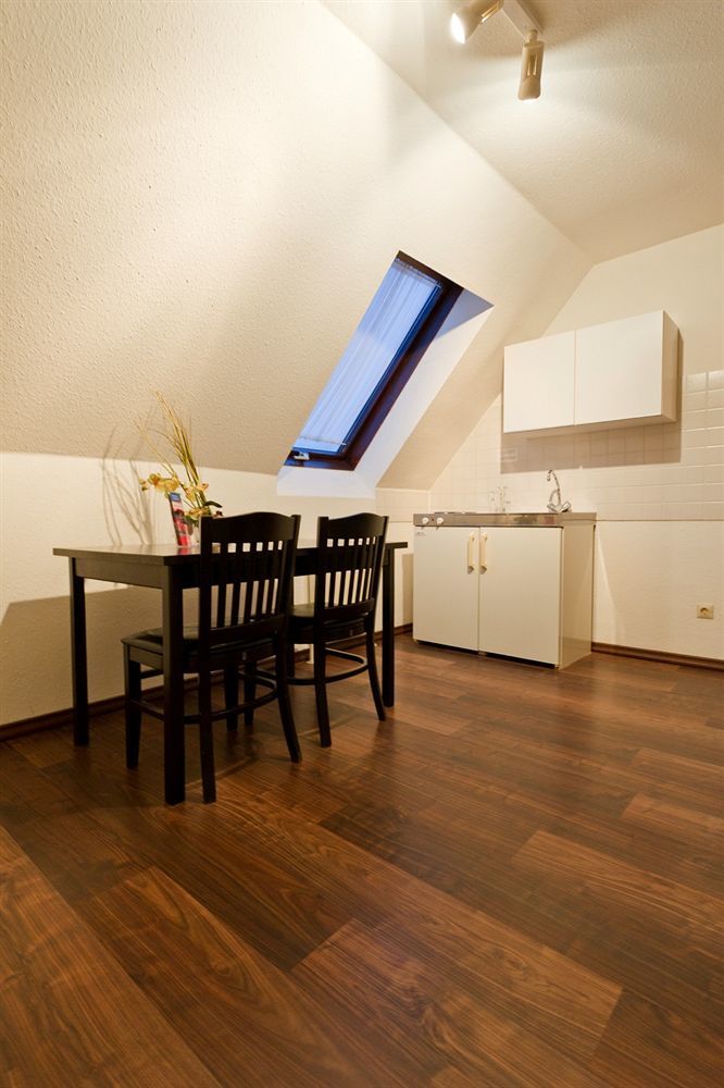 Hotel Domino Stuttgart Bagian luar foto