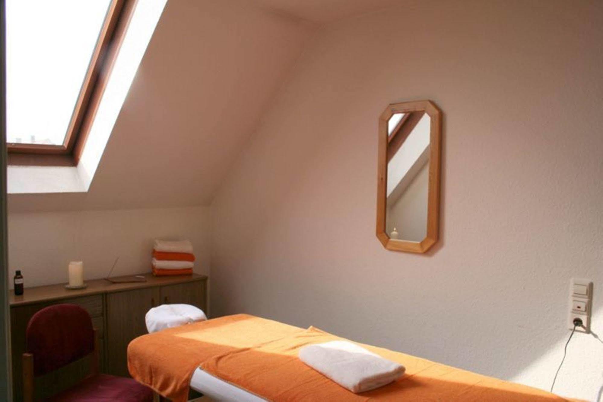 Hotel Domino Stuttgart Bagian luar foto