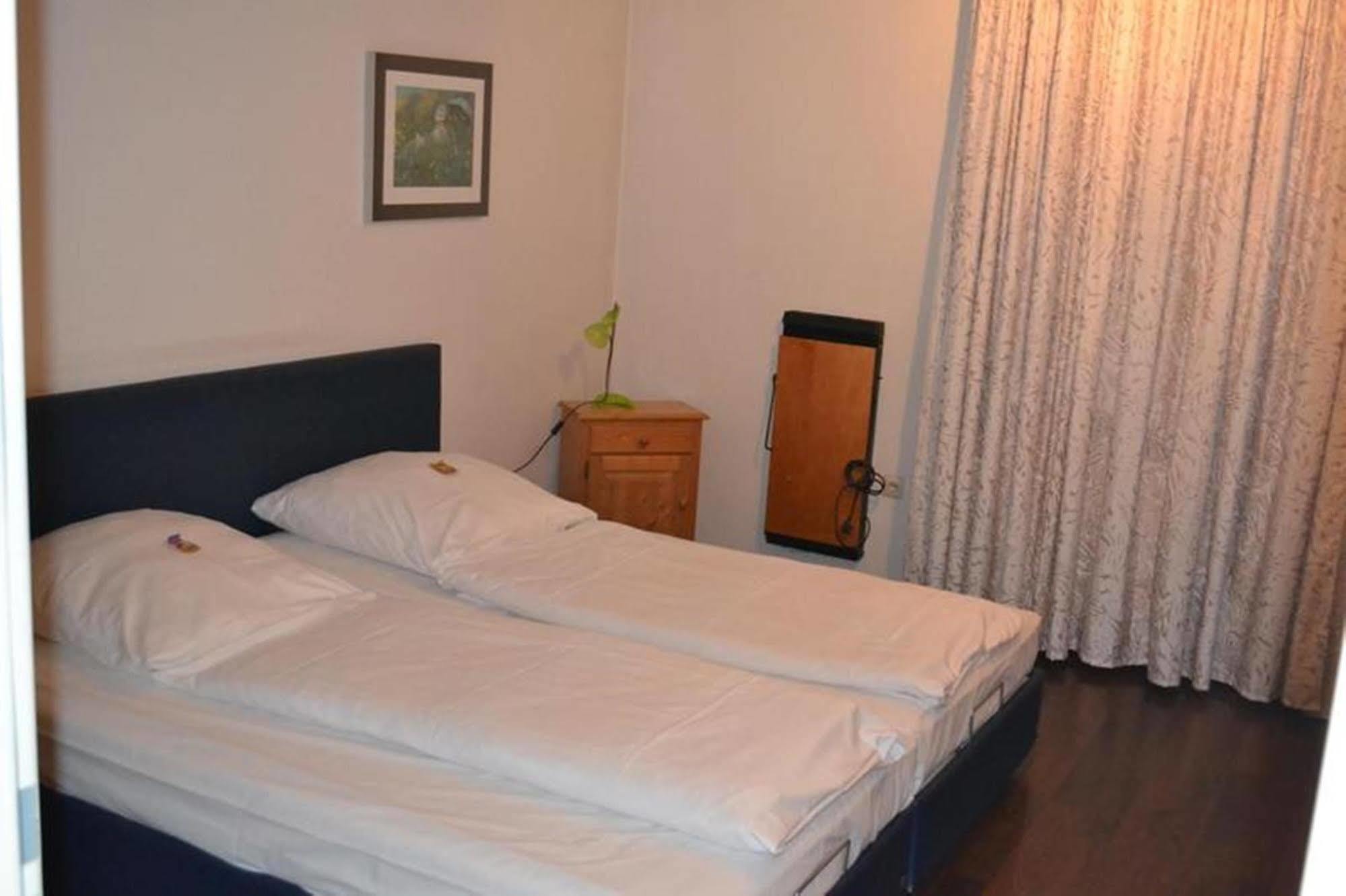 Hotel Domino Stuttgart Bagian luar foto